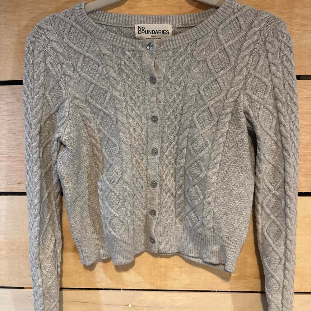 No Boundaries Women's Grey and Cream Cardigan